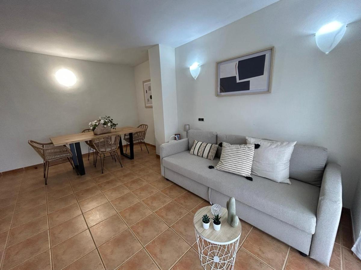 Apartamentos Los Tulipanes ซาลอว์ ภายนอก รูปภาพ